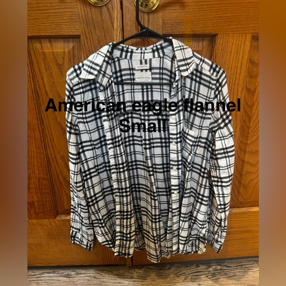 American Eagle Outfitters Black and White Plaid Flannel Shirt